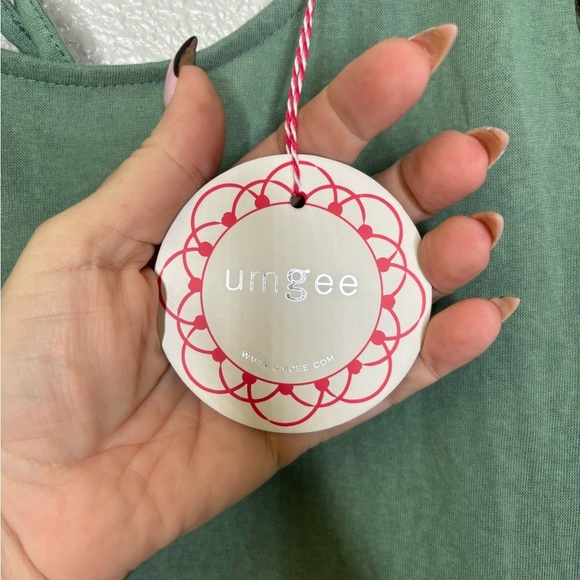 NWT UMGEE - MIXED PRINT RUFFLE SLEEVE TOP, DUSTY MINT - Picture 6 of 10